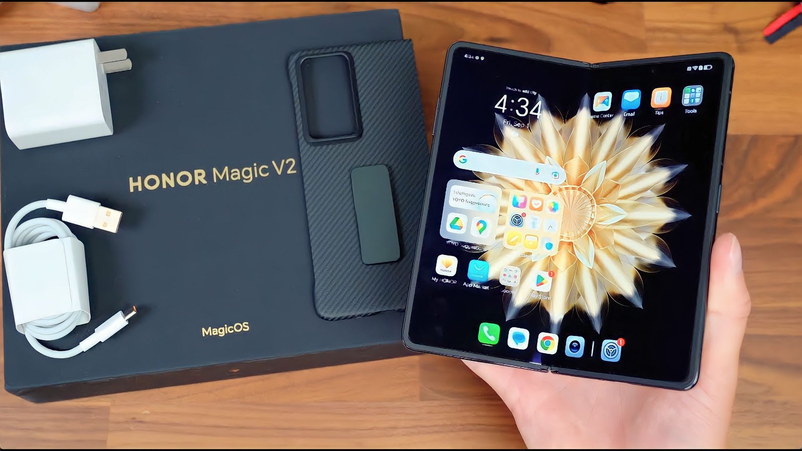 honor magic V2 smartphone